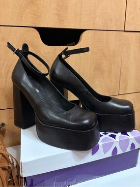 L'INTERVALLE Black Platform Ankle-Strap Block Heels